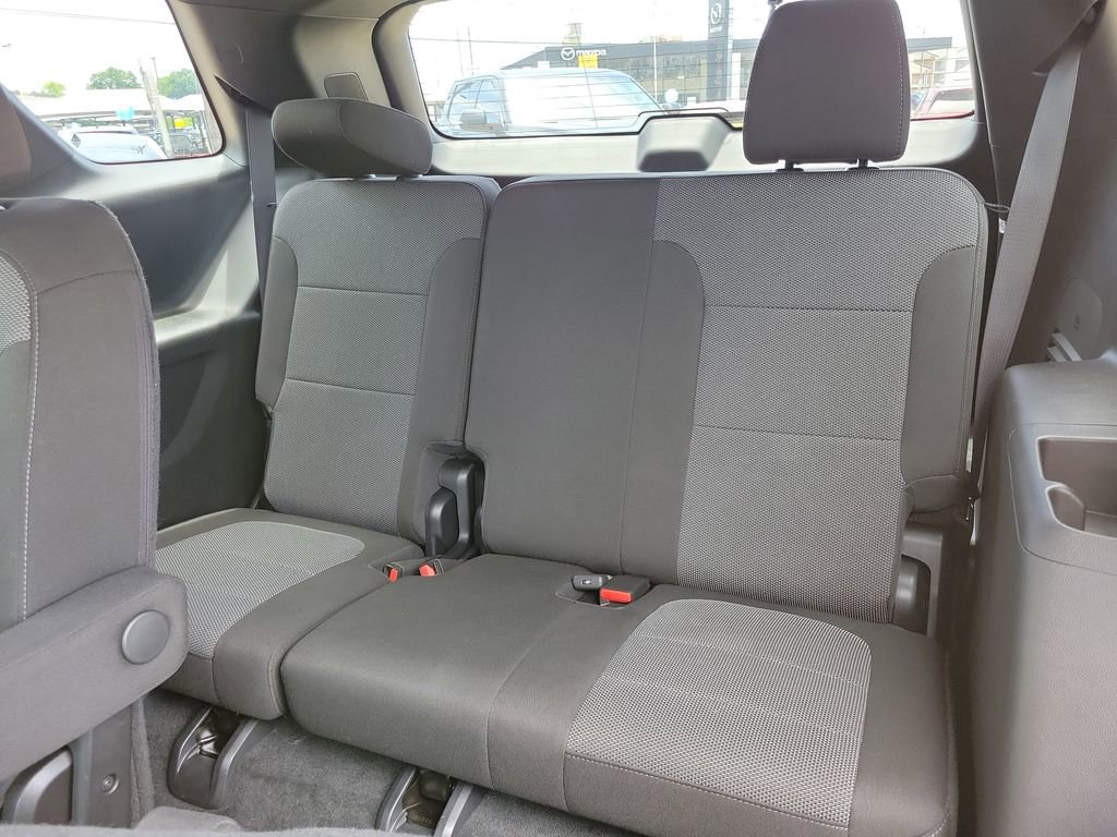 Used 2023 Chevrolet Traverse LT FWD image 8