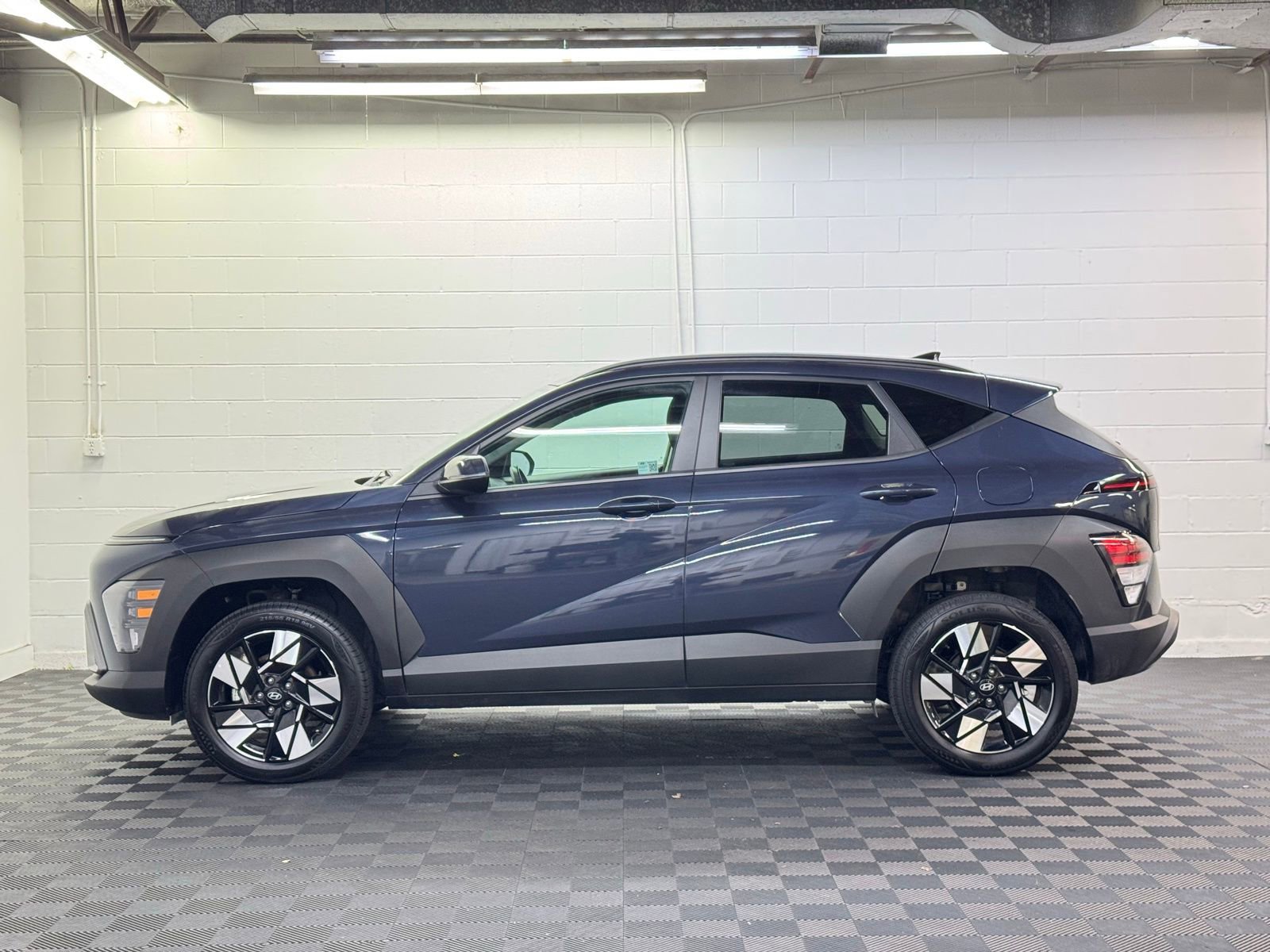 Used 2025 Hyundai Kona SEL image 3