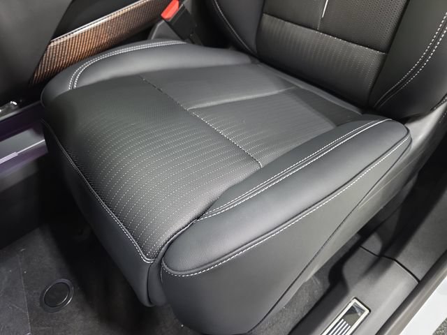 New 2027 Cadillac Vistiq Luxury w/ LPO, Floor Liner Package AWD/4WD image 25