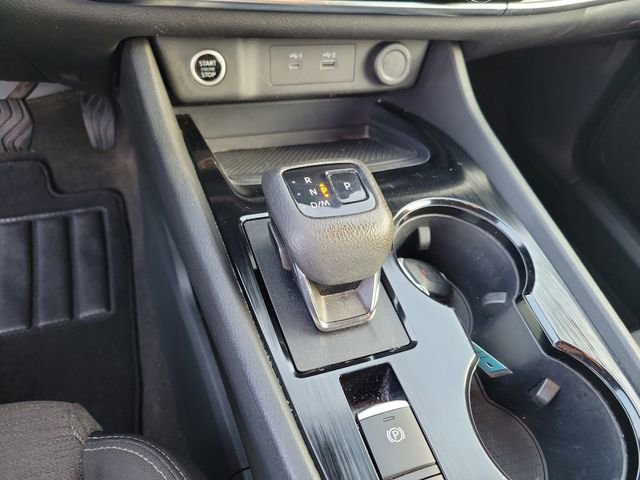 Used 2023 Nissan Rogue SV image 24