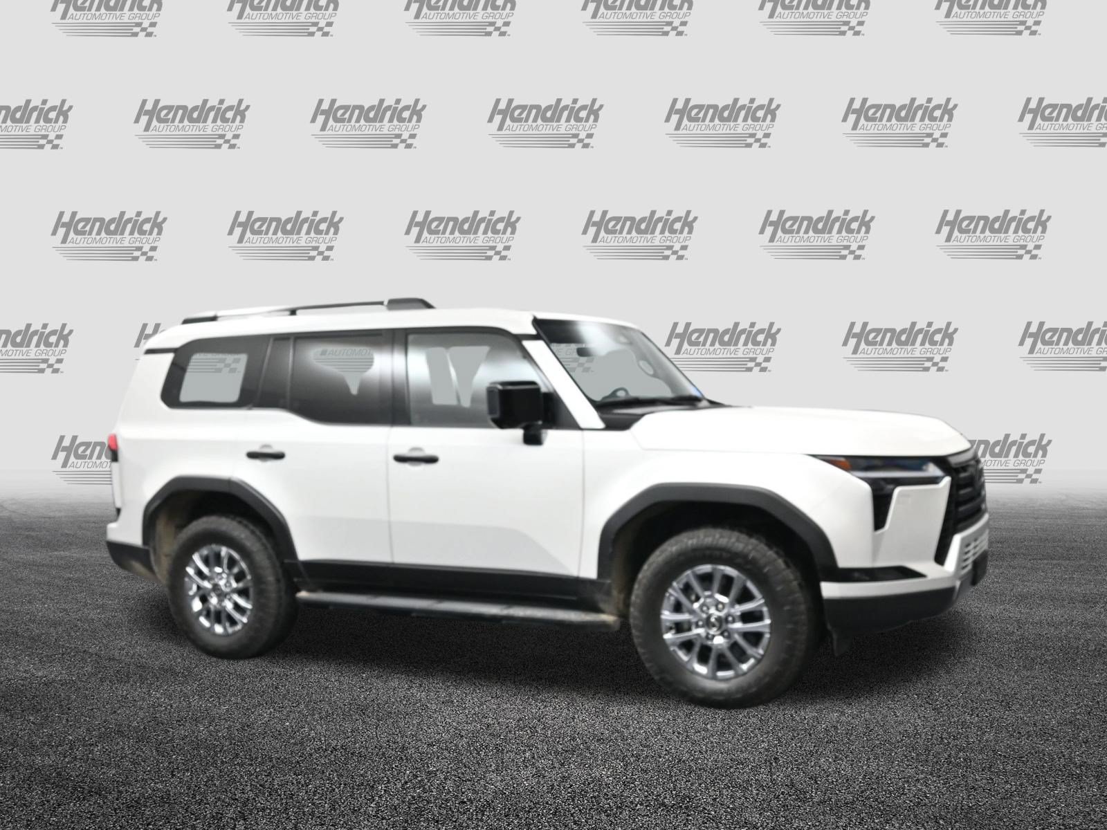 Used 2024 Lexus GX 550 AWD/4WD image 2