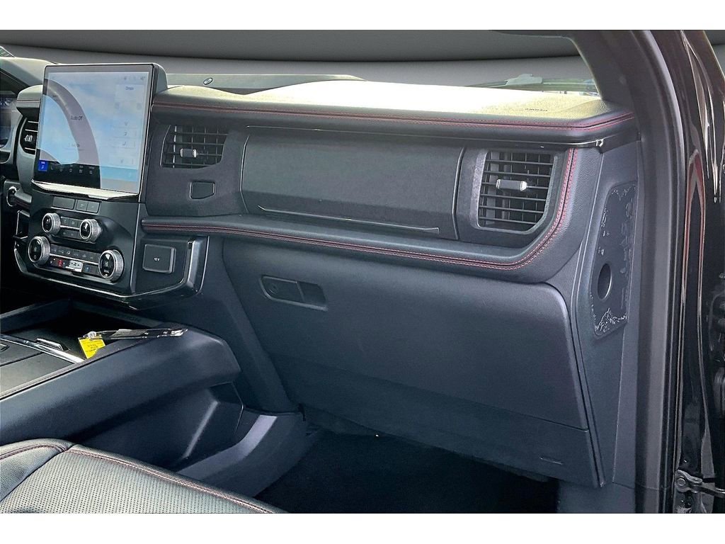 Used 2022 Ford Expedition Limited AWD/4WD image 18