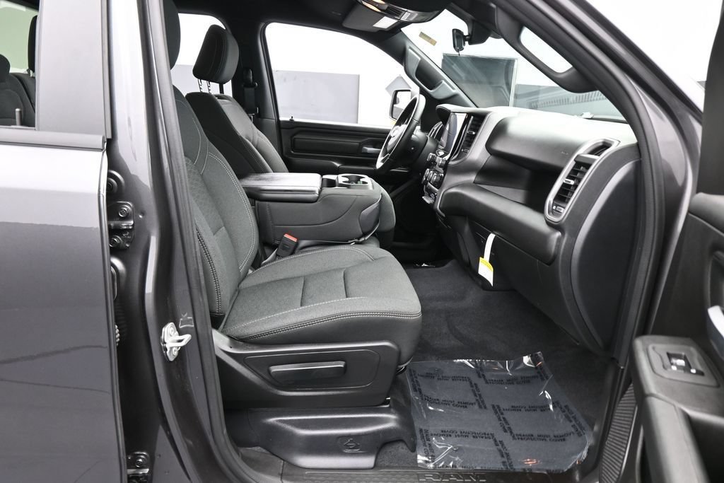Used 2026 RAM 1500 Express RWD image 36