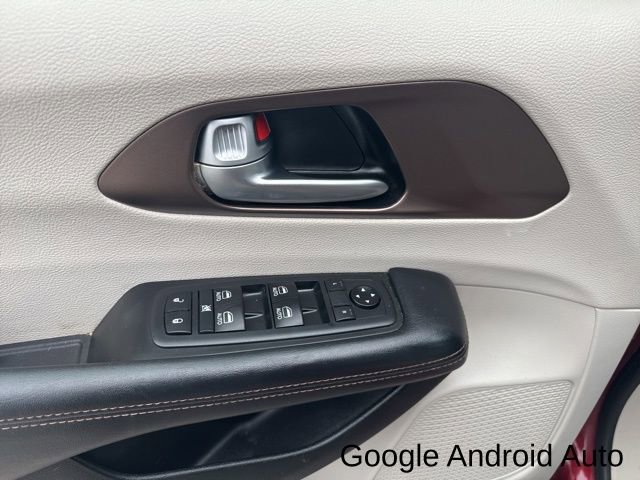 Used 2018 Chrysler Pacifica Touring-L Plus image 24