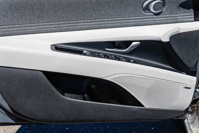 New 2026 Hyundai Elantra Limited FWD image 25