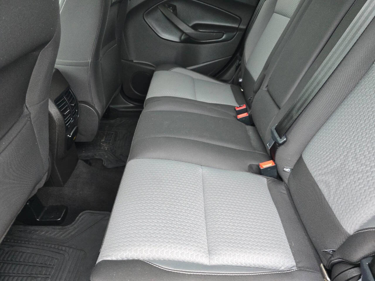 Used 2017 Ford Escape SE w/ SE Cold Weather Package image 26