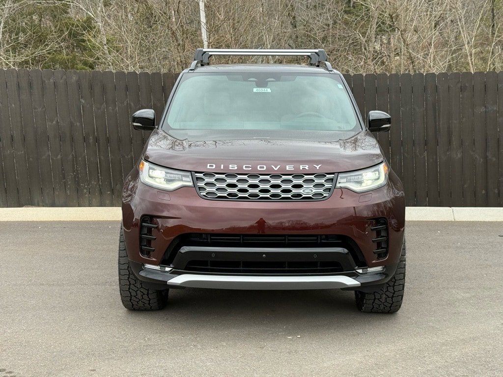 New 2026 Land Rover Discovery Limited Edition image 9