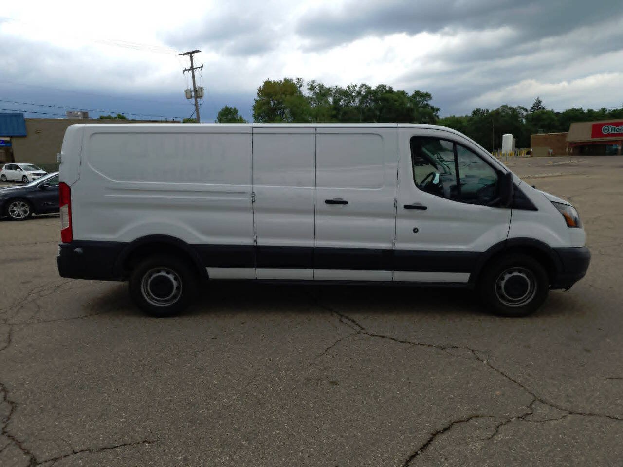 Used 2018 Ford Transit 250 148 Low Roof RWD image 3