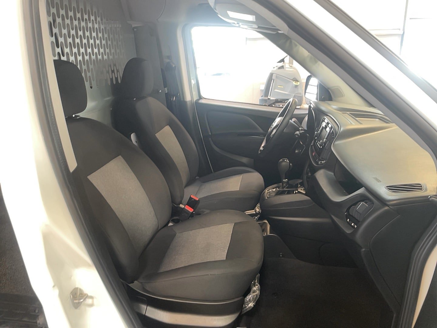 Used 2022 RAM ProMaster City Tradesman FWD image 16