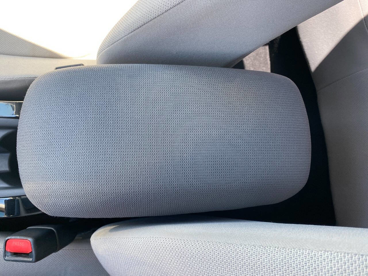 Used 2020 Toyota Corolla L FWD image 18