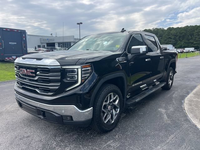 Used 2022 GMC Sierra 1500 SLT w/ SLT Premium Plus Package AWD/4WD image 4