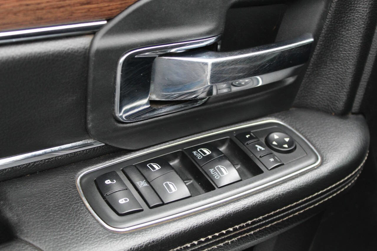 Used 2018 RAM 2500 Laramie w/ Snow Chief Group AWD/4WD image 32