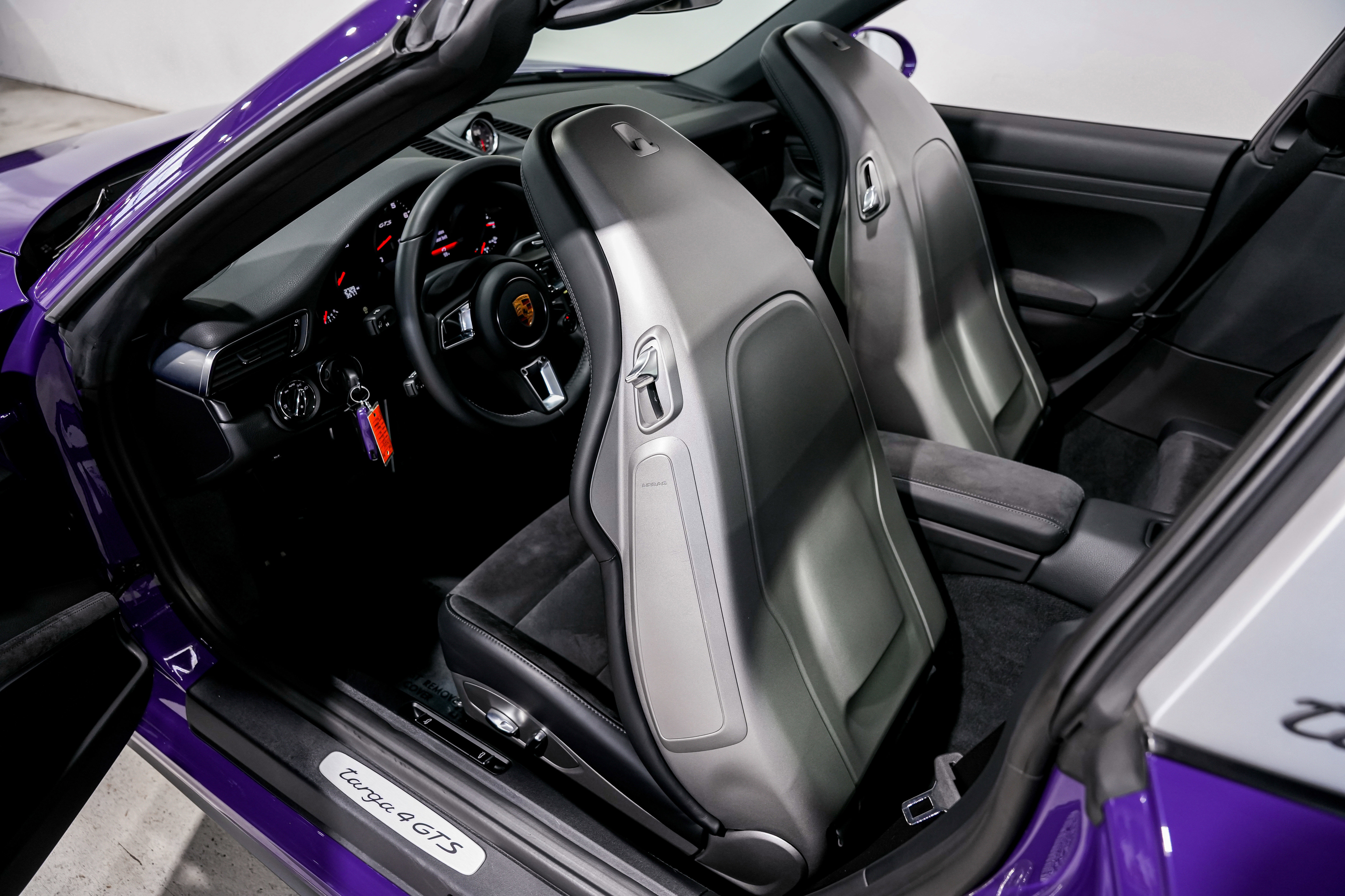 Used 2018 Porsche 911 Targa 4 GTS image 19