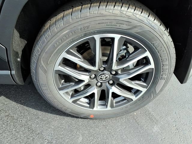Used 2026 Toyota Corolla Cross XLE FWD image 11