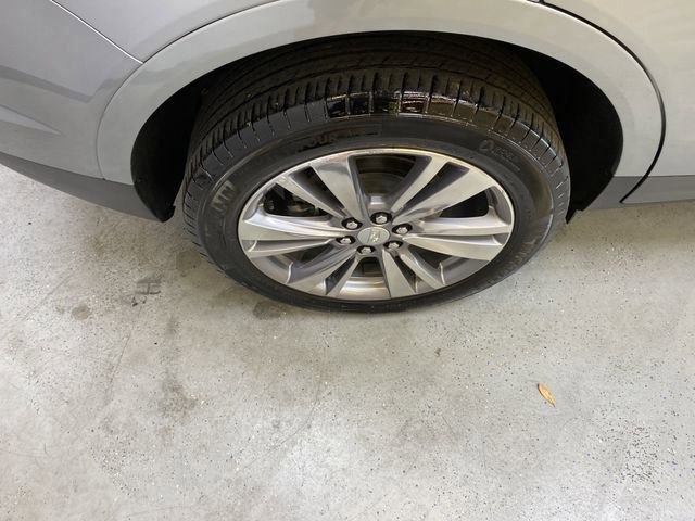 Used 2025 Cadillac XT5 Premium Luxury image 13