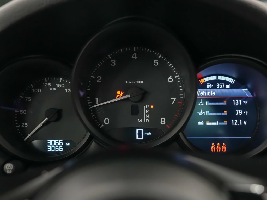 Certified 2026 Porsche Macan AWD/4WD image 27