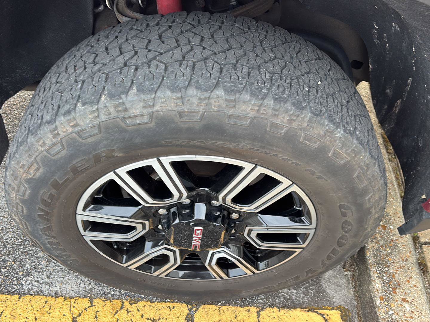 Used 2023 GMC Sierra 2500 AT4 w/ AT4 Premium Plus Package image 9