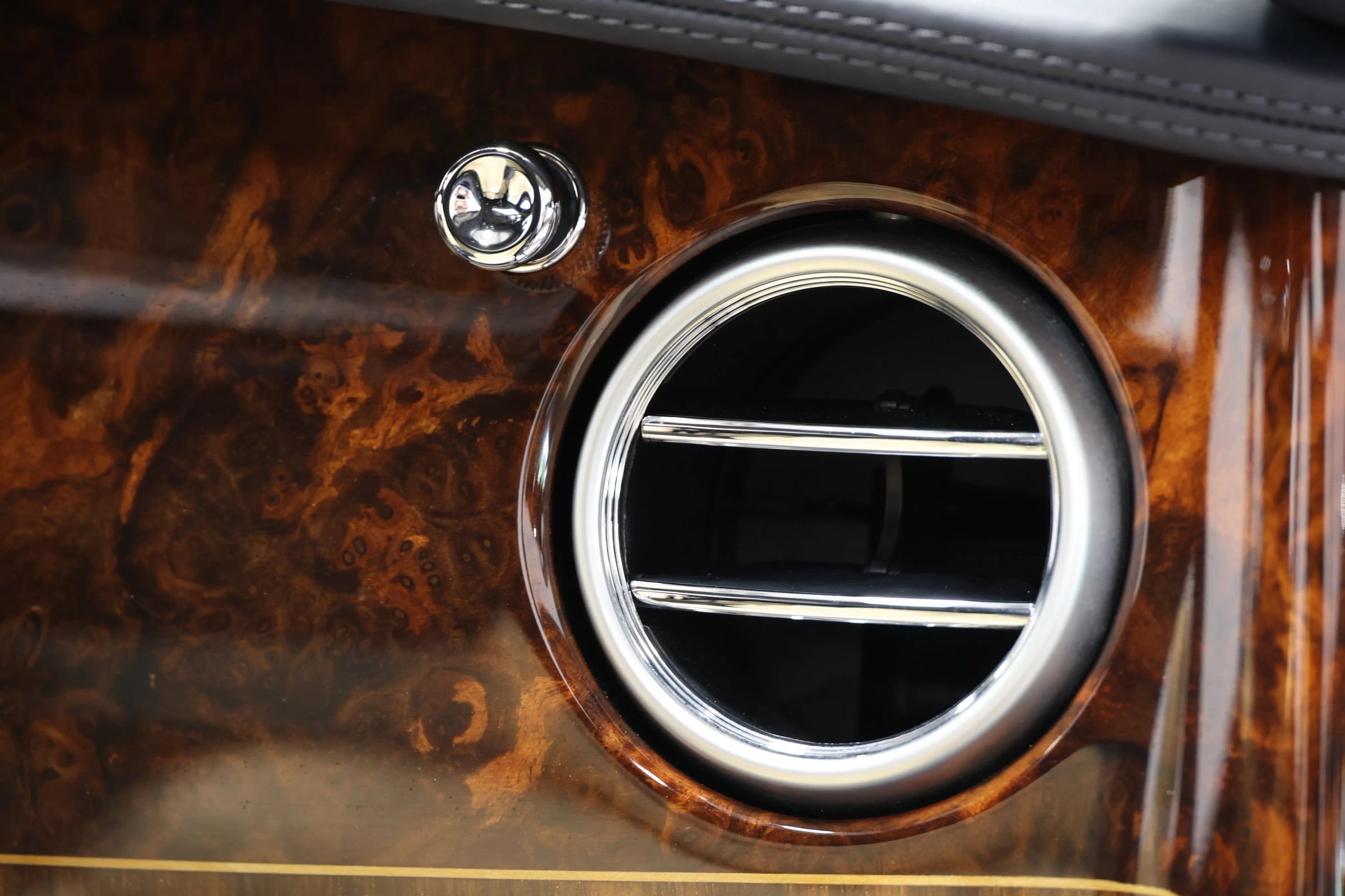 Used 2015 Bentley Flying Spur V8 AWD/4WD image 98
