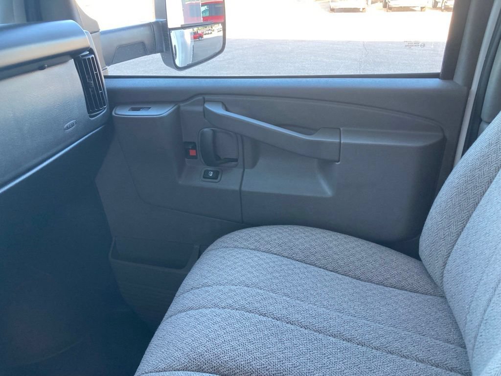 New 2026 GMC Savana 4500 w/ Power Convenience Package RWD image 17