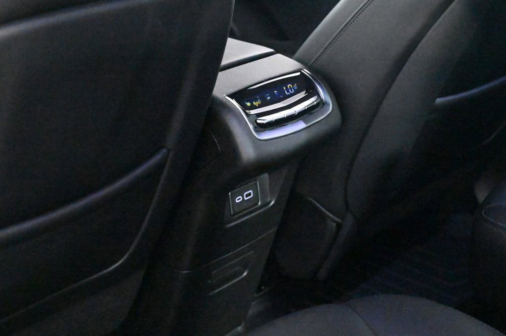 Used 2024 Cadillac XT6 Premium Luxury image 18