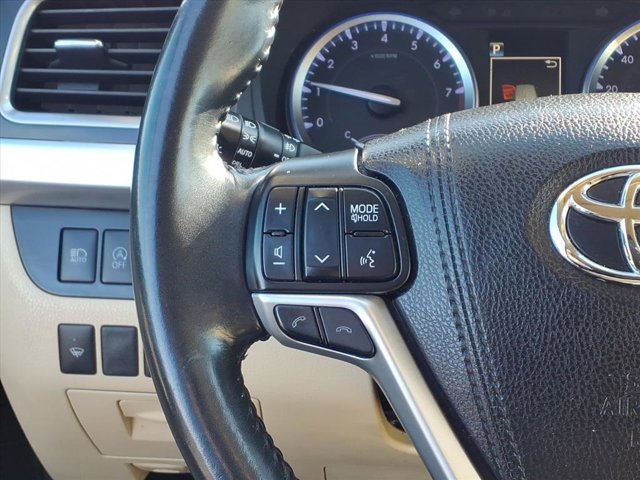 Used 2018 Toyota Highlander XLE image 18