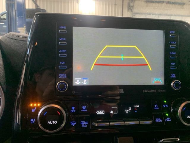 Used 2020 Toyota Highlander Limited image 10