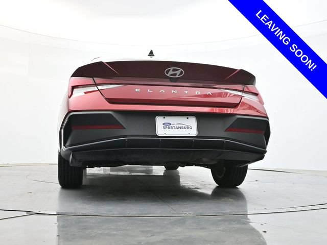 Used 2024 Hyundai Elantra SEL FWD image 31