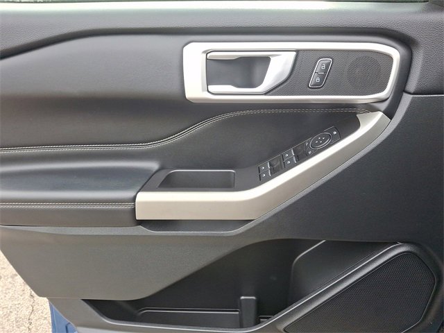 Used 2021 Ford Explorer XLT w/ Equipment Group 202A image 12