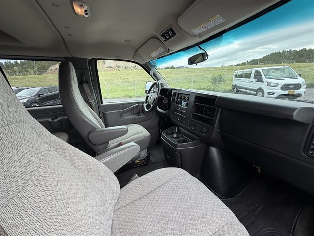 Used 2016 Chevrolet Express 3500 LT w/ LT Preferred Equipment Group RWD image 30