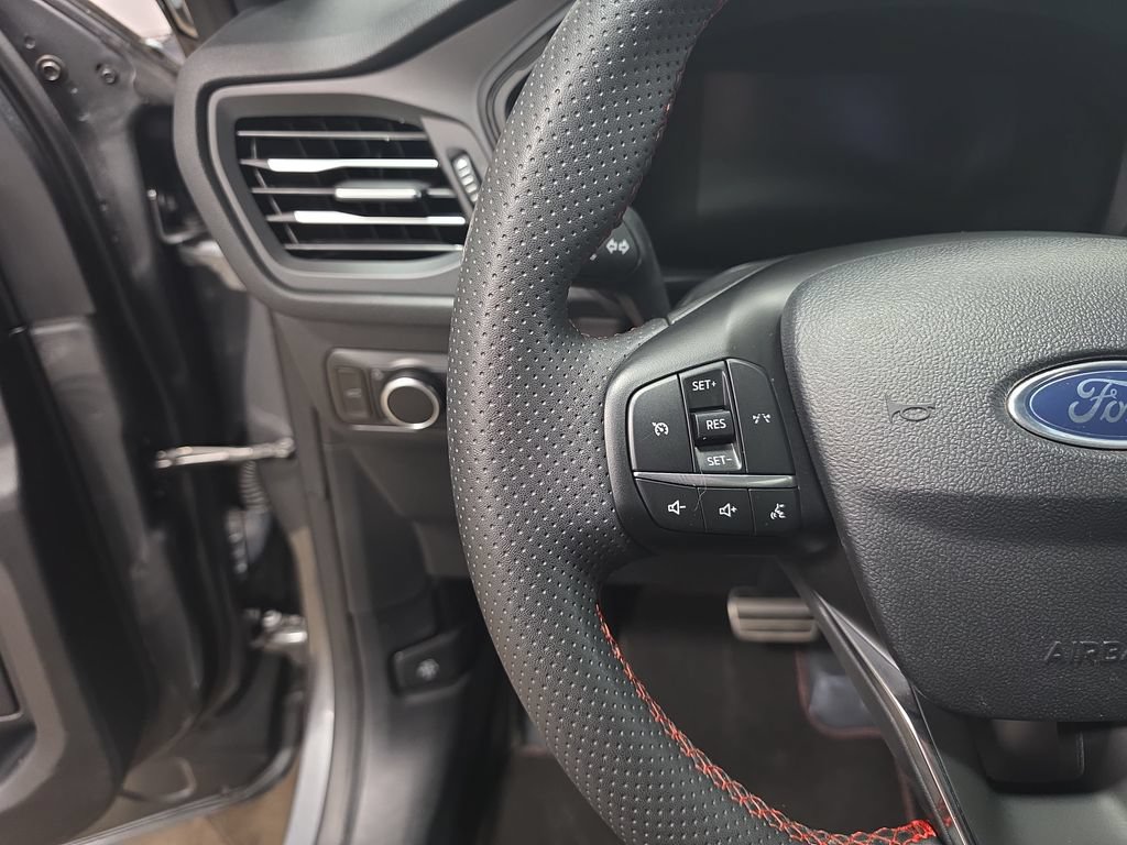 Used 2023 Ford Escape ST-Line FWD image 17