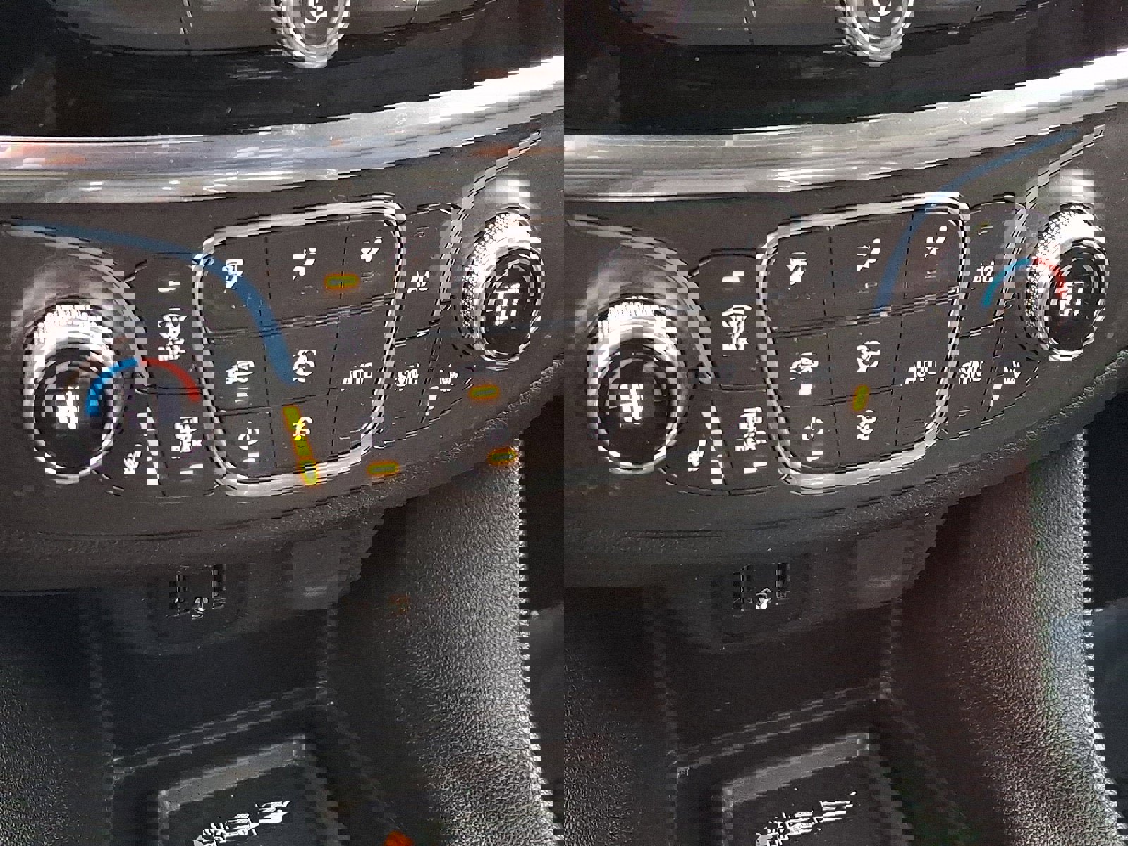 Used 2023 Chevrolet Traverse LT w/ Rear Camera Mirror Package image 18