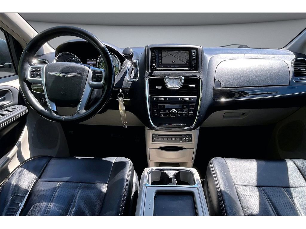 Used 2013 Chrysler Town & Country Touring-L w/ Entertainment Group #2 image 15