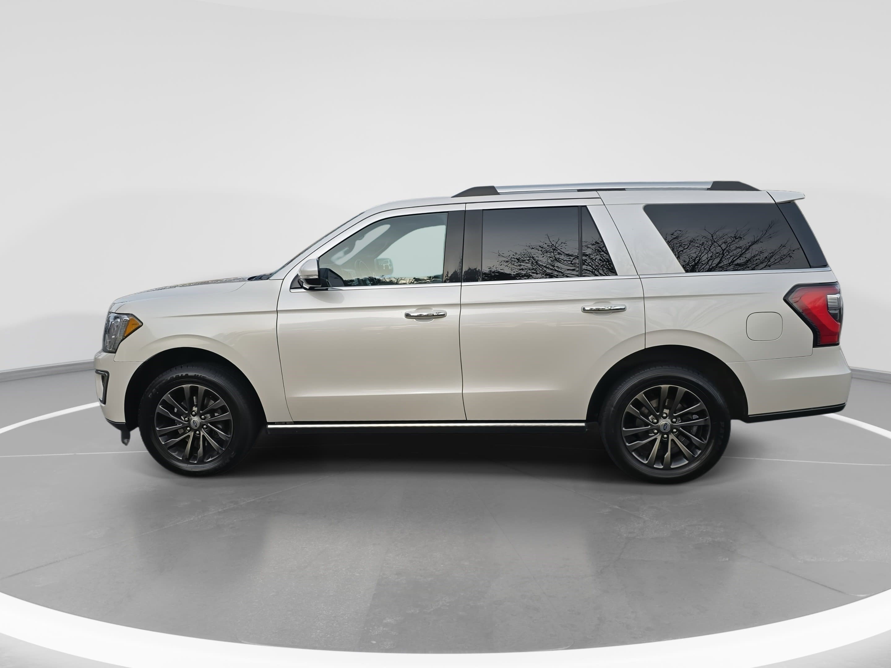 Used 2019 Ford Expedition Limited w/ Equipment Group 301A image 8