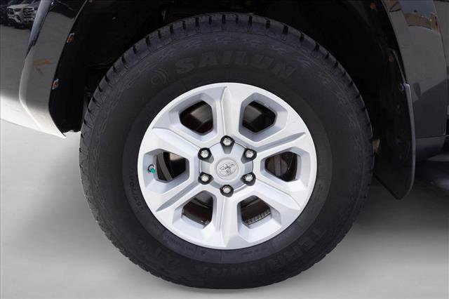 Used 2018 Toyota 4Runner SR5 image 9