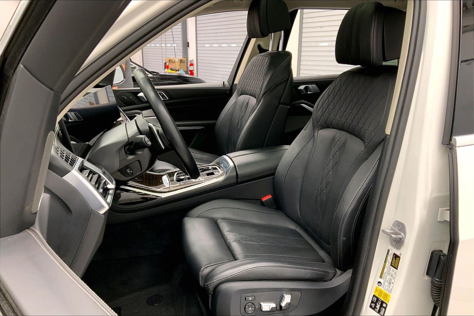 Used 2024 BMW X7 xDrive40i w/ Executive Package AWD/4WD image 4