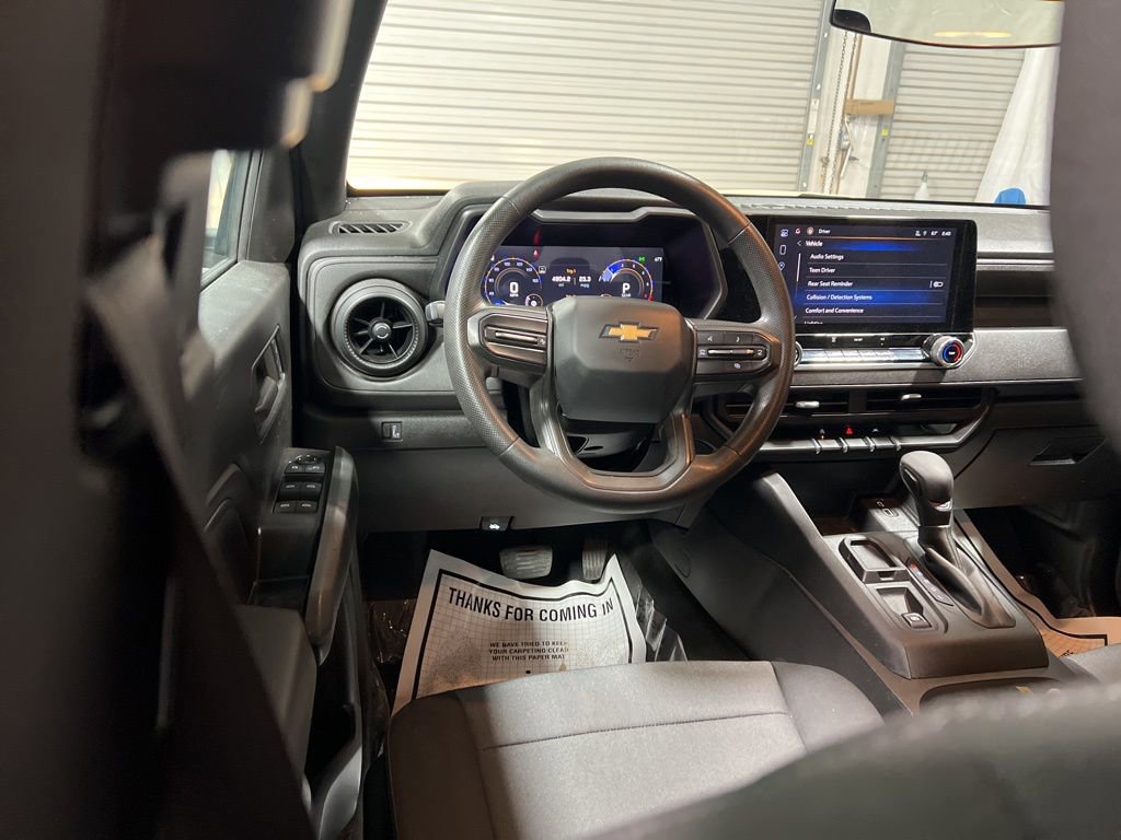 Used 2024 Chevrolet Colorado W/T image 18
