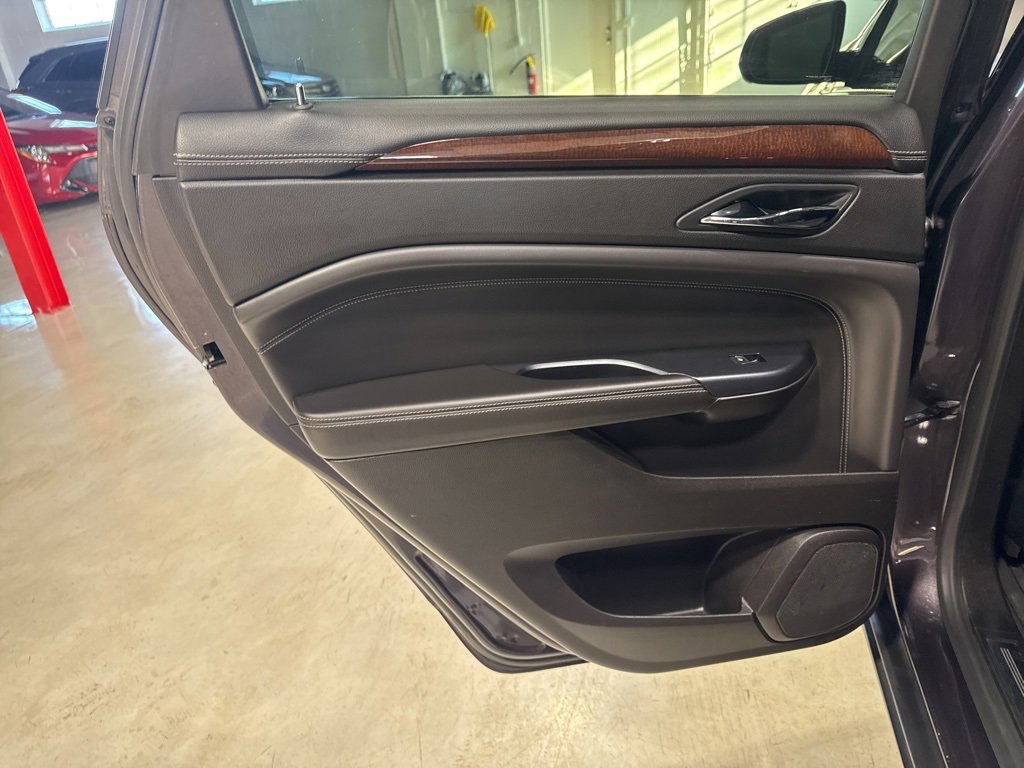 Used 2015 Cadillac SRX Luxury w/ Driver Awareness Package image 31