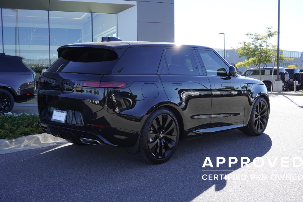 Used 2025 Land Rover Range Rover Sport Dynamic SE AWD/4WD image 4