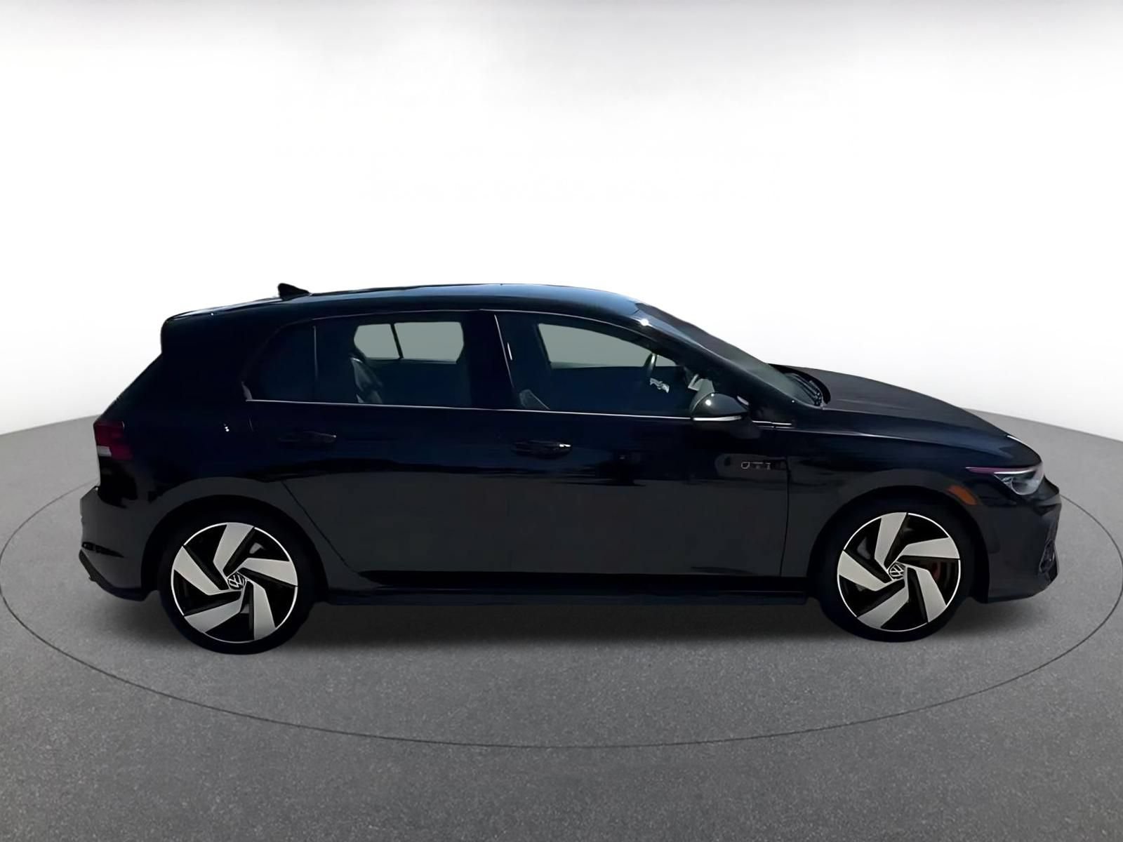 Used 2026 Volkswagen Golf S FWD image 15