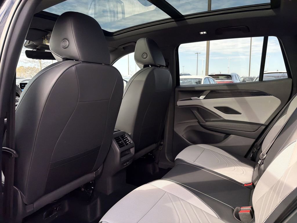 New 2026 Volkswagen Tiguan SE R-Line image 13