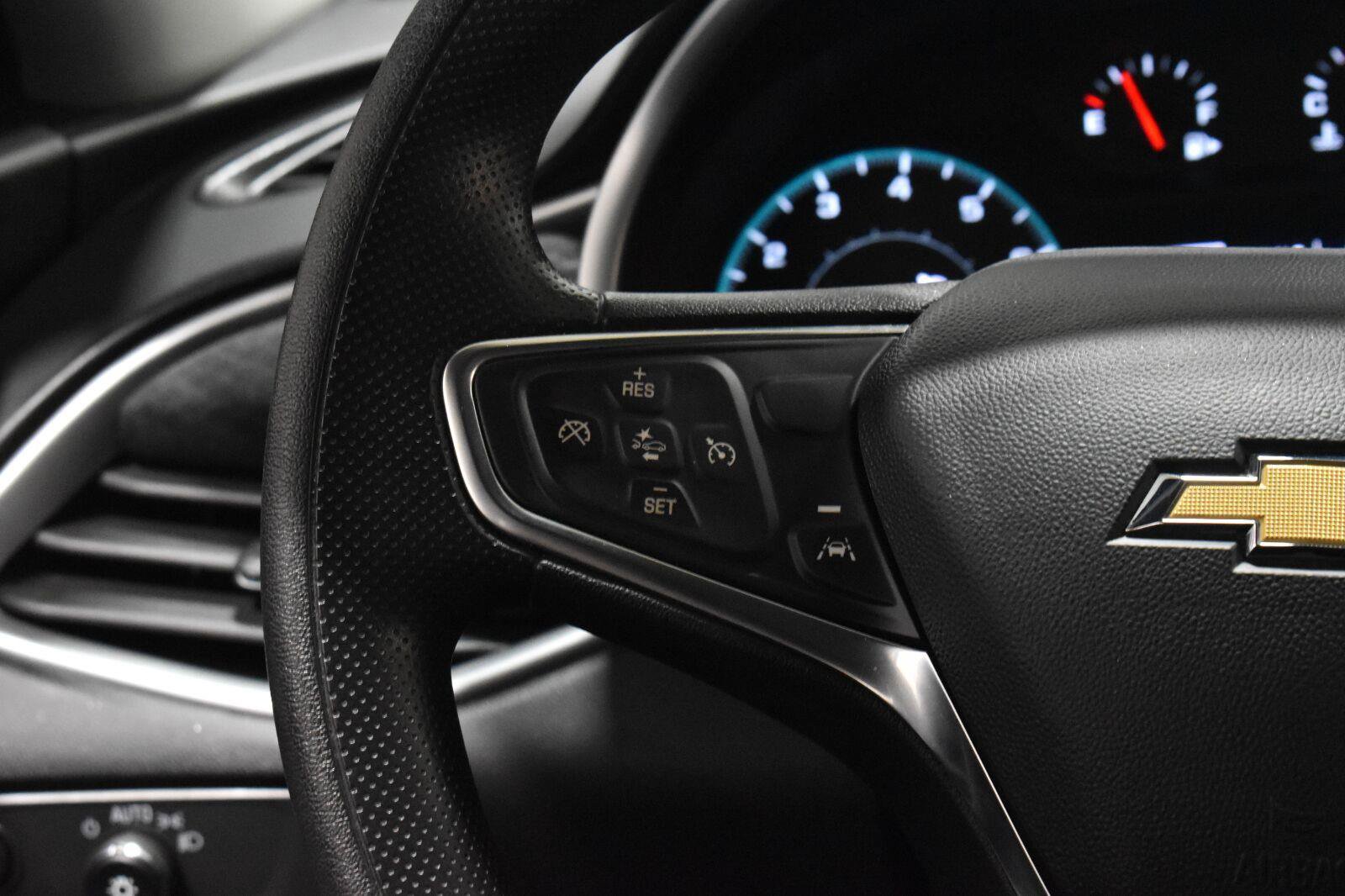 Used 2025 Chevrolet Malibu LT FWD image 7
