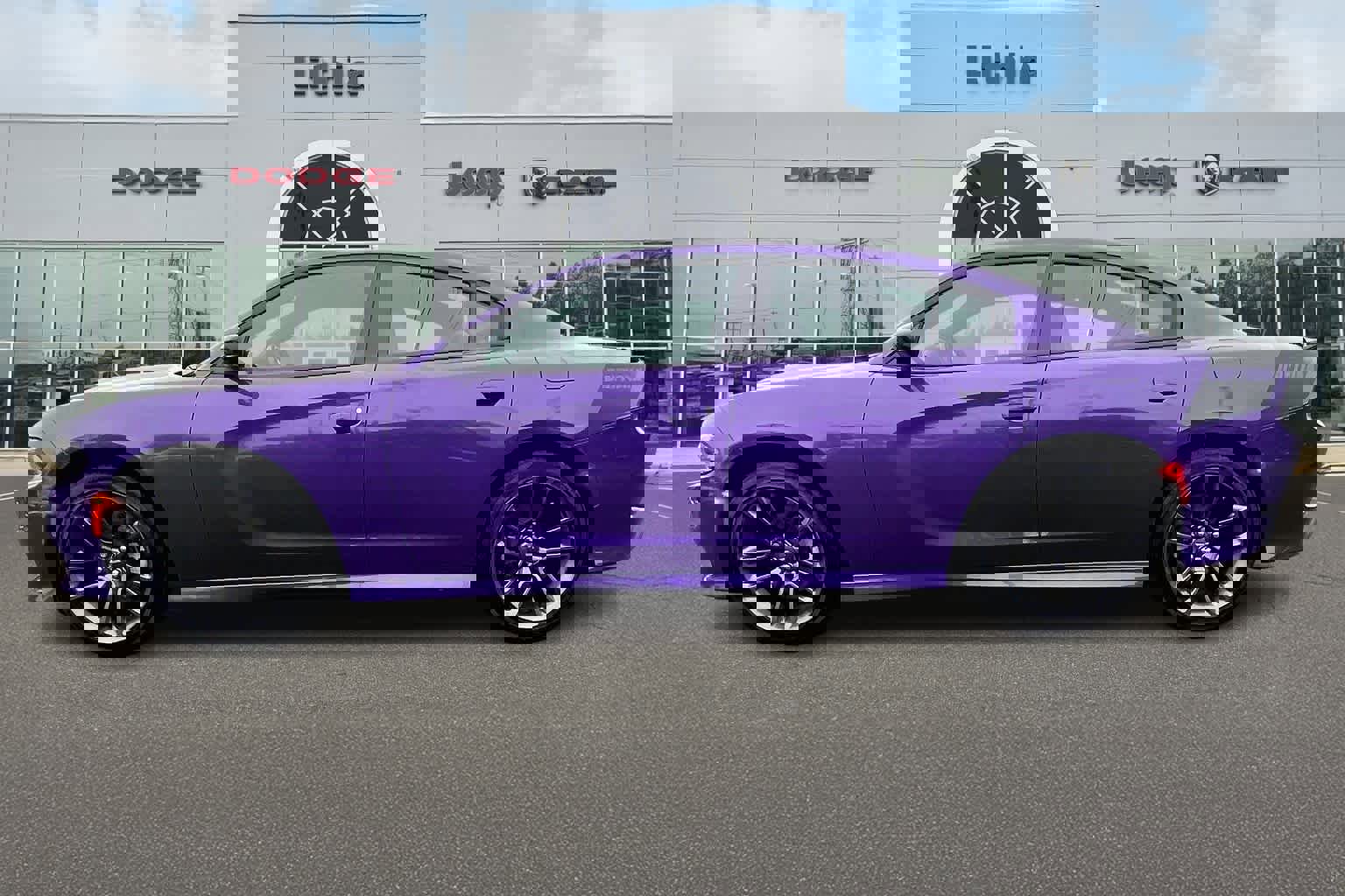 Used 2023 Dodge Charger R/T w/ Daytona Edition Group image 3