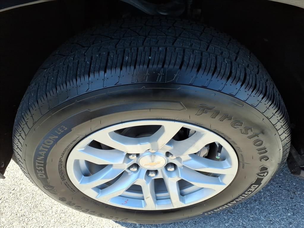 Used 2023 Chevrolet Suburban LT image 11