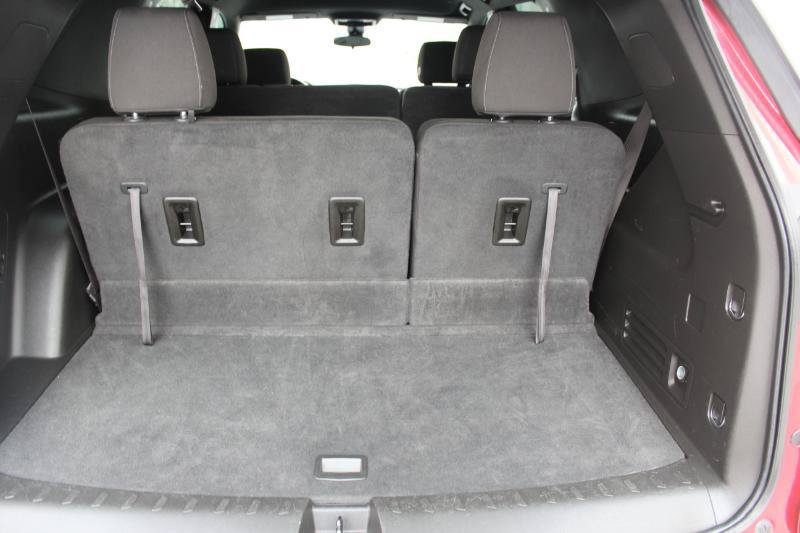 Used 2023 Chevrolet Traverse LT FWD image 14