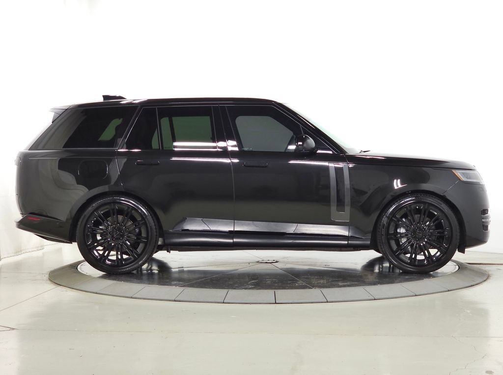 Certified 2026 Land Rover Range Rover SE AWD/4WD image 9