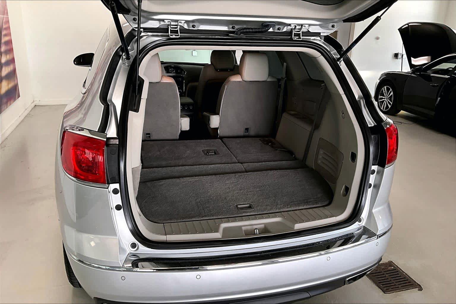 Used 2015 Buick Enclave Leather FWD image 16