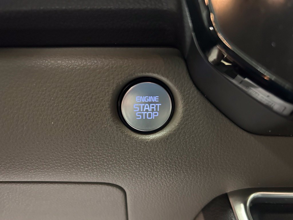Used 2025 Kia Carnival EX FWD image 18