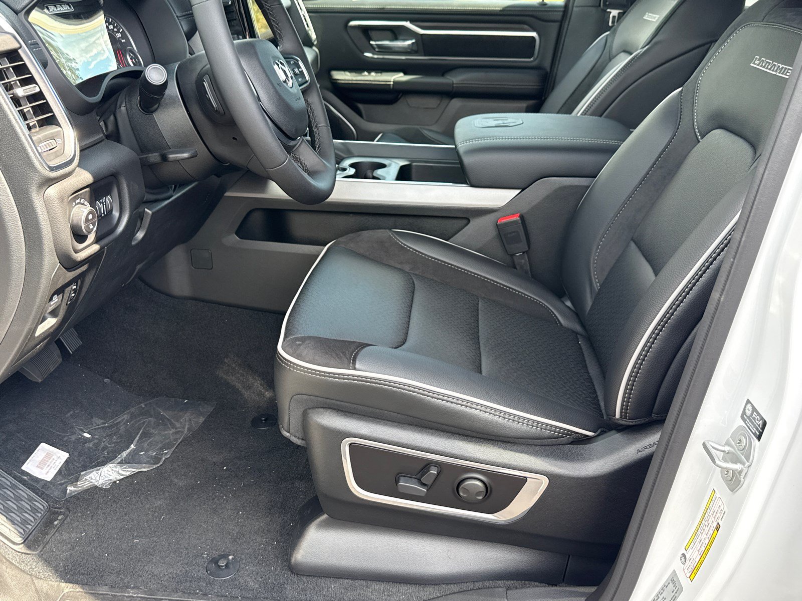 New 2027 RAM 1500 Laramie w/ Night Edition AWD/4WD image 9