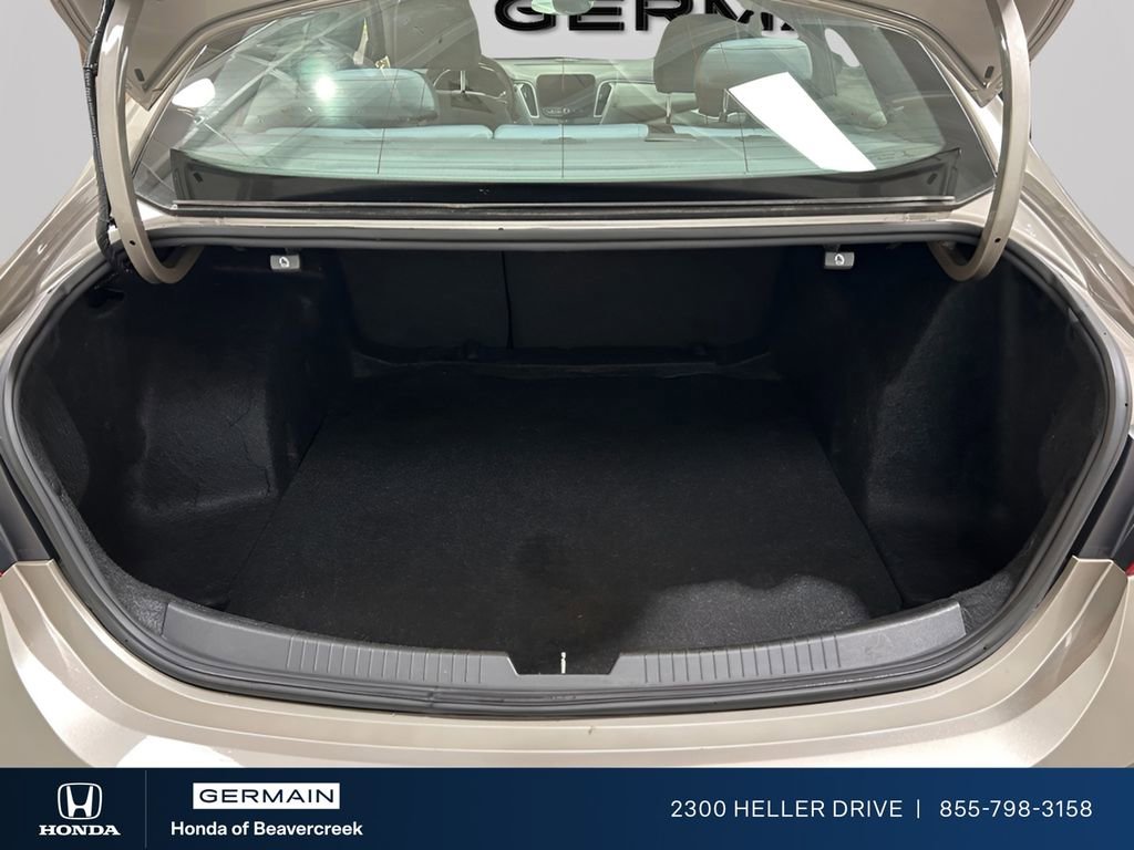 Used 2023 Chevrolet Malibu LS image 24