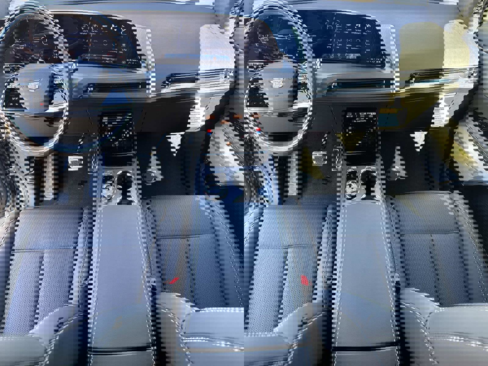 New 2026 Cadillac Vistiq Sport w/ LPO, Floor Liner Package image 15